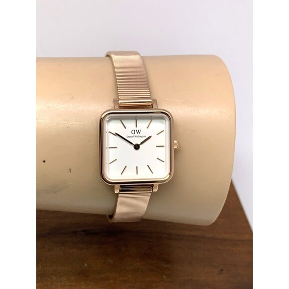 Daniel Wellington Women's Watch DW00100517 White Dial Rose Gold Mesh Strap 22mm - Picture 11 of 14